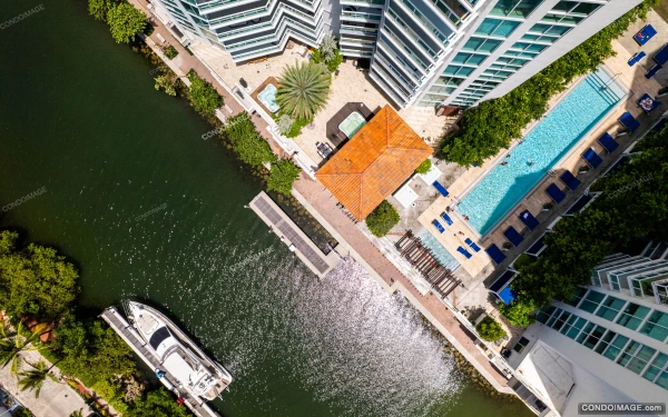 St. Tropez I drone & aerial image 3 in Sunny Isles Beach