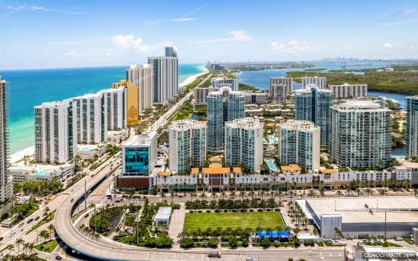 St. Tropez II drone & aerial image 3 in Sunny Isles Beach
