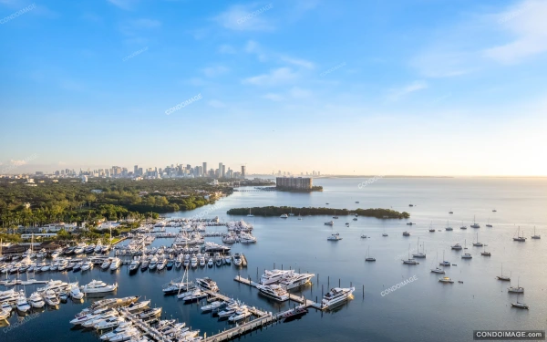 Grovenor House drone & aerial image 3 in Coconut Grove