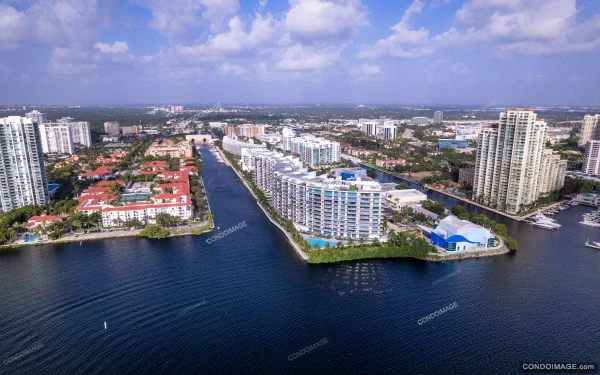 Echo Aventura (East Tower) drone & aerial image 3 in Aventura