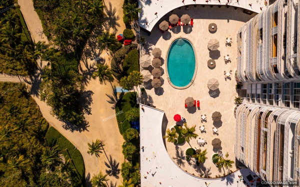 Bal Harbour 101 drone & aerial image 3 in Bal Harbour