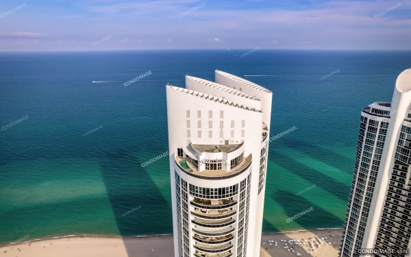 Trump Royale drone & aerial image 3 in Sunny Isles Beach