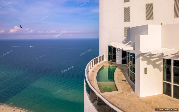 Trump Royale drone & aerial image 2 in Sunny Isles Beach