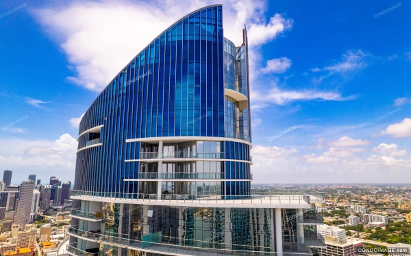 Paramount Miami Worldcenter drone & aerial image 2 in Downtown Miami