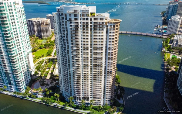 Carbonell drone & aerial image 1 in Brickell Key