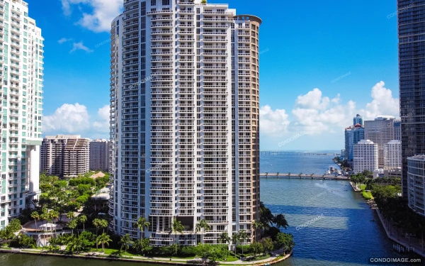 Carbonell drone & aerial image 2 in Brickell Key