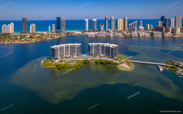 Prive drone & aerial image 3 in Aventura