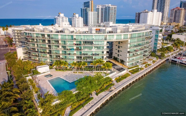 Peloro drone & aerial image 1 in Miami Beach