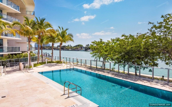 Peloro drone & aerial image 2 in Miami Beach