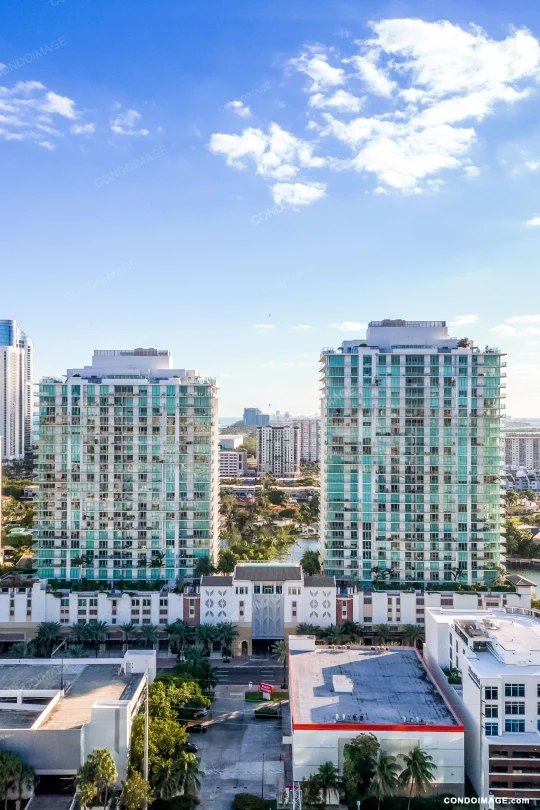 Parque Towers East
