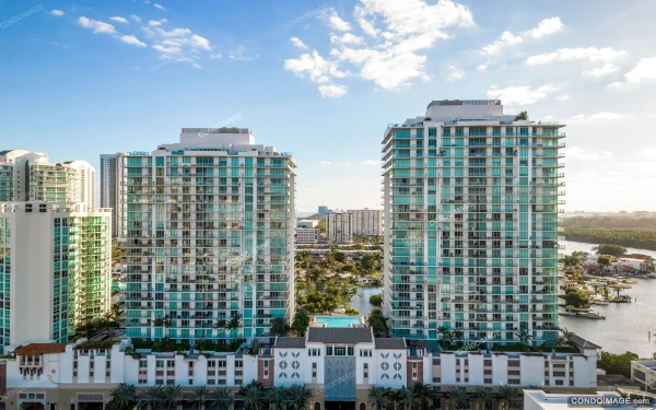 Parque Towers West building frontage & exterior image 1 in Sunny Isles Beach