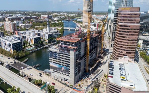 Pendry Residences Tampa renderings image 2 in Water Street